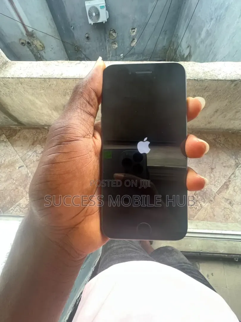 Apple iPhone 8 64 GB Black