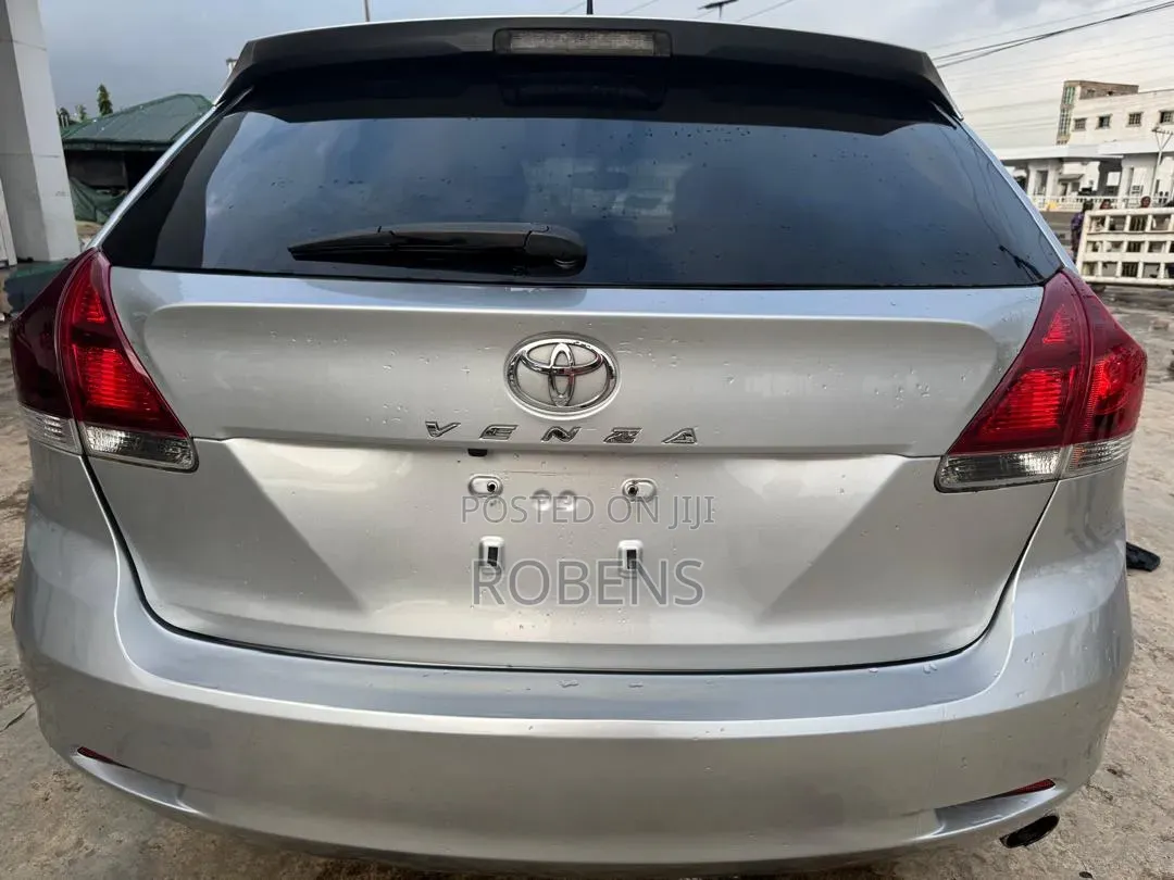 Toyota Venza 2015 Silver