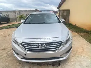 Hyundai Sonata Limited 4dr Sedan (2.4L 4cyl 6A) 2015 Silver
