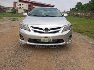 Toyota Corolla 2012 Silver