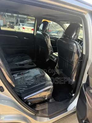 Toyota Highlander XLE 4x4 V6 (3.5L 6cyl 8A) 2017 Silver