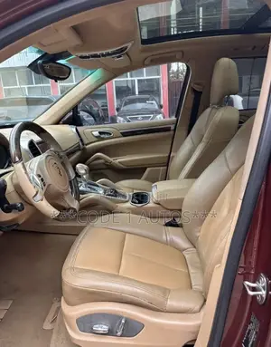 Porsche Cayenne 2013 Brown