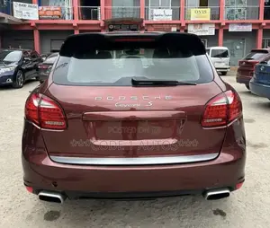 Porsche Cayenne 2013 Brown