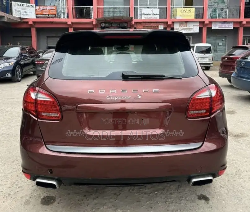 Porsche Cayenne 2013 Brown