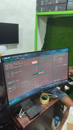 Monitor Curved 32