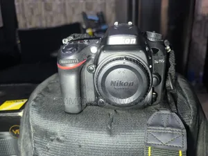 Nikon DSLR Camer D7100 With 18 - 140mm Zoom Lens