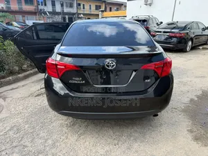 Toyota Corolla SE Special Edition 4dr Sedan (1.8L 4cyl CVT) 2017 Black