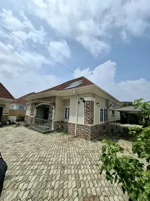 3bdrm Bungalow in Bunkoro for sale