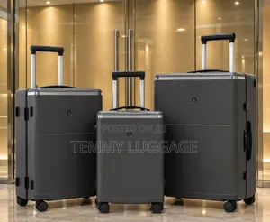 Luxury and Unique Hardshell Luggage Boxes With USB Cable
