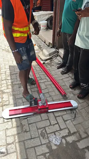 Heavy-Duty Concrete Vibrating Screed – Battery Powered
