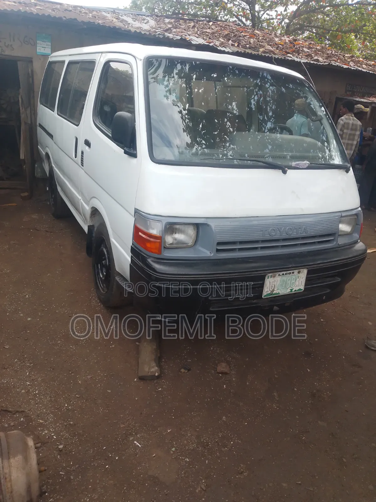 Toyota HiAce 1999 White