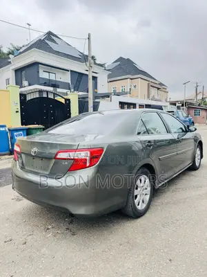 Toyota Camry LE 4dr Sedan (2.5L 4cyl 6A) 2012 Green