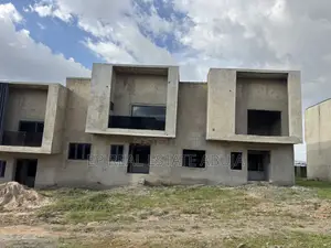 4bdrm Duplex in Idu for sale