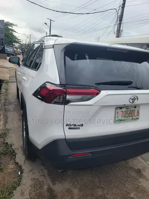 Toyota RAV4 2021 White