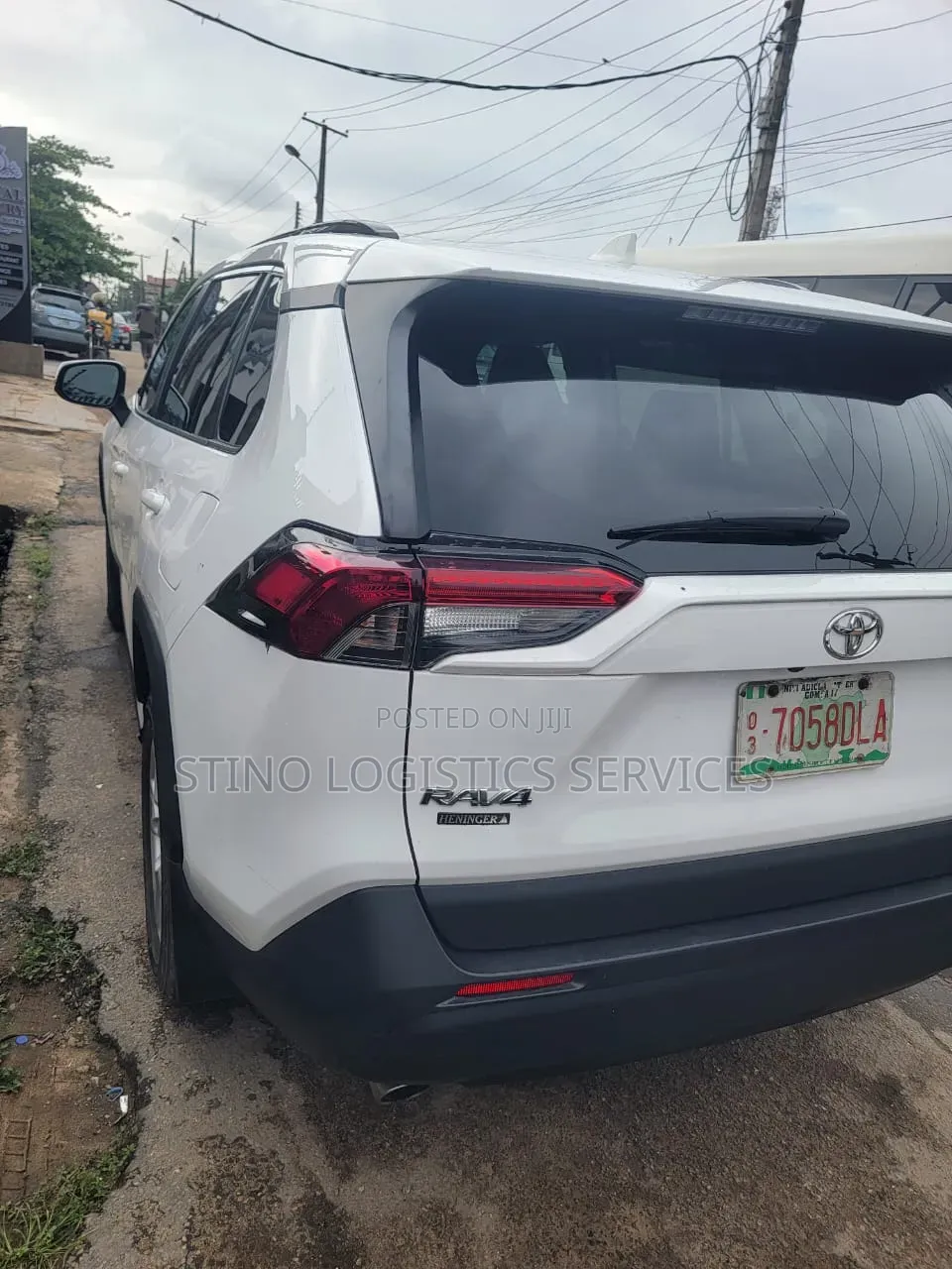 Toyota RAV4 2021 White