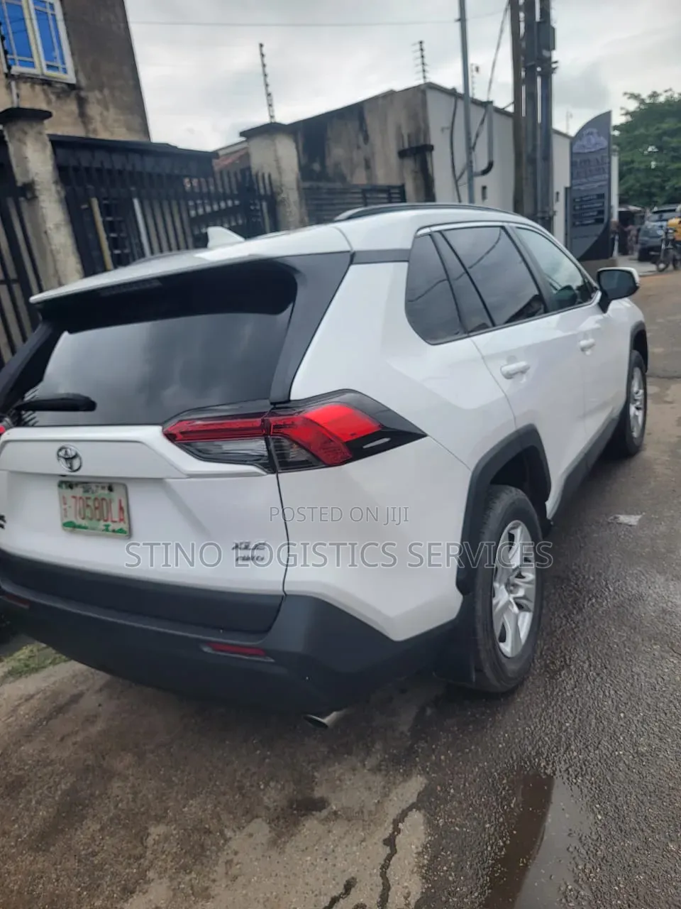 Toyota RAV4 2021 White