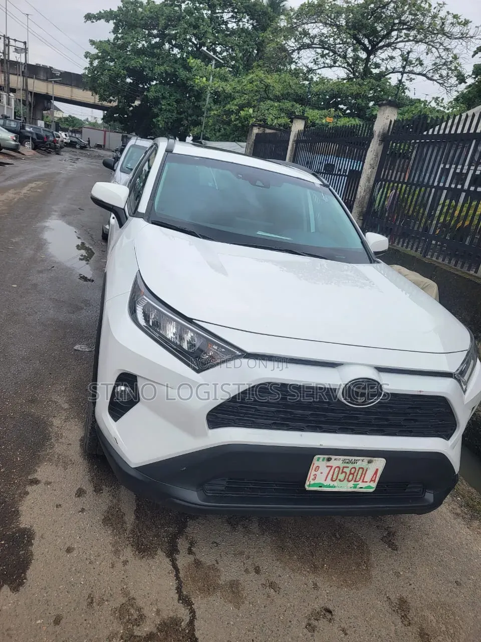Toyota RAV4 2021 White