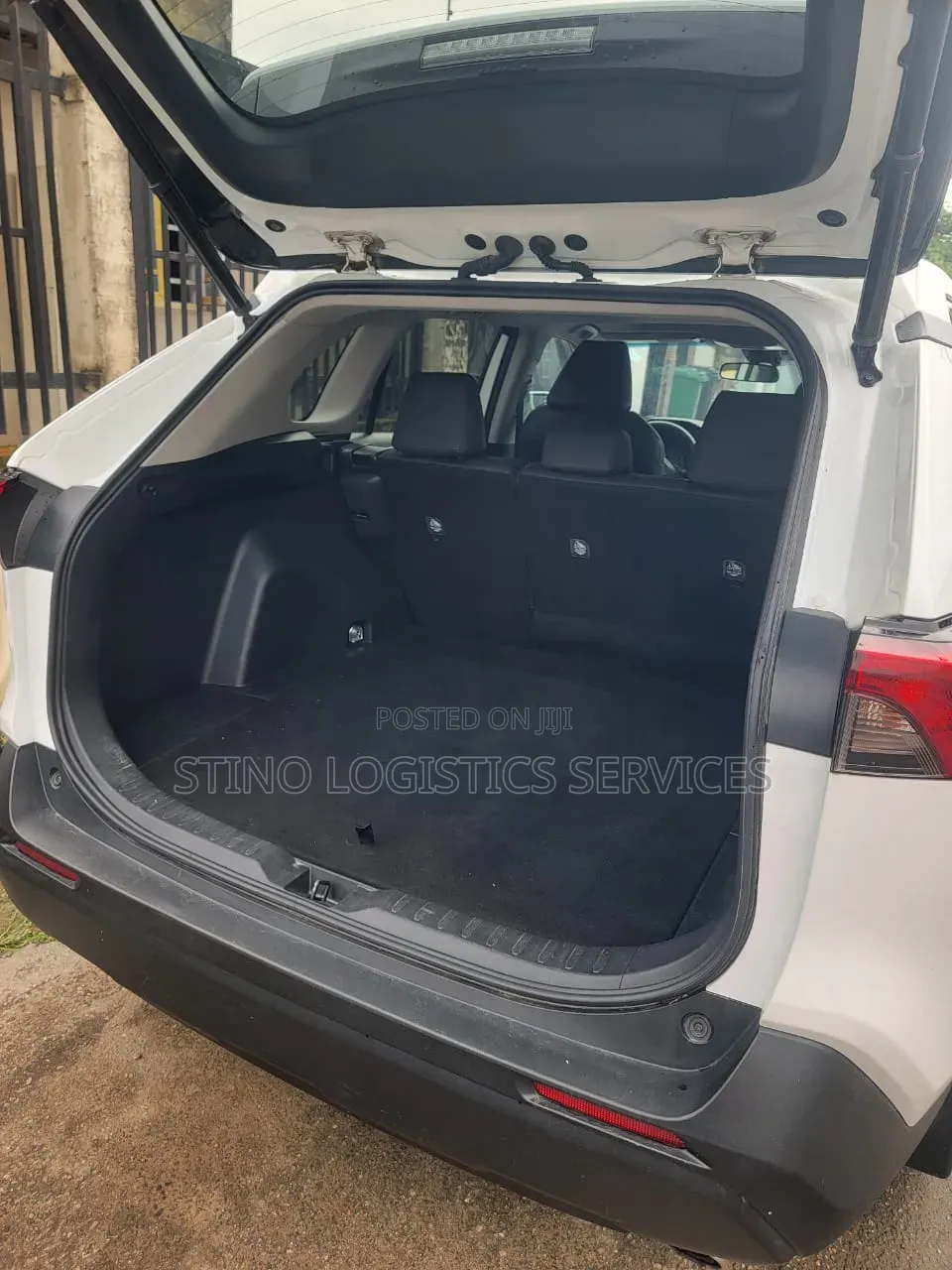 Toyota RAV4 2021 White