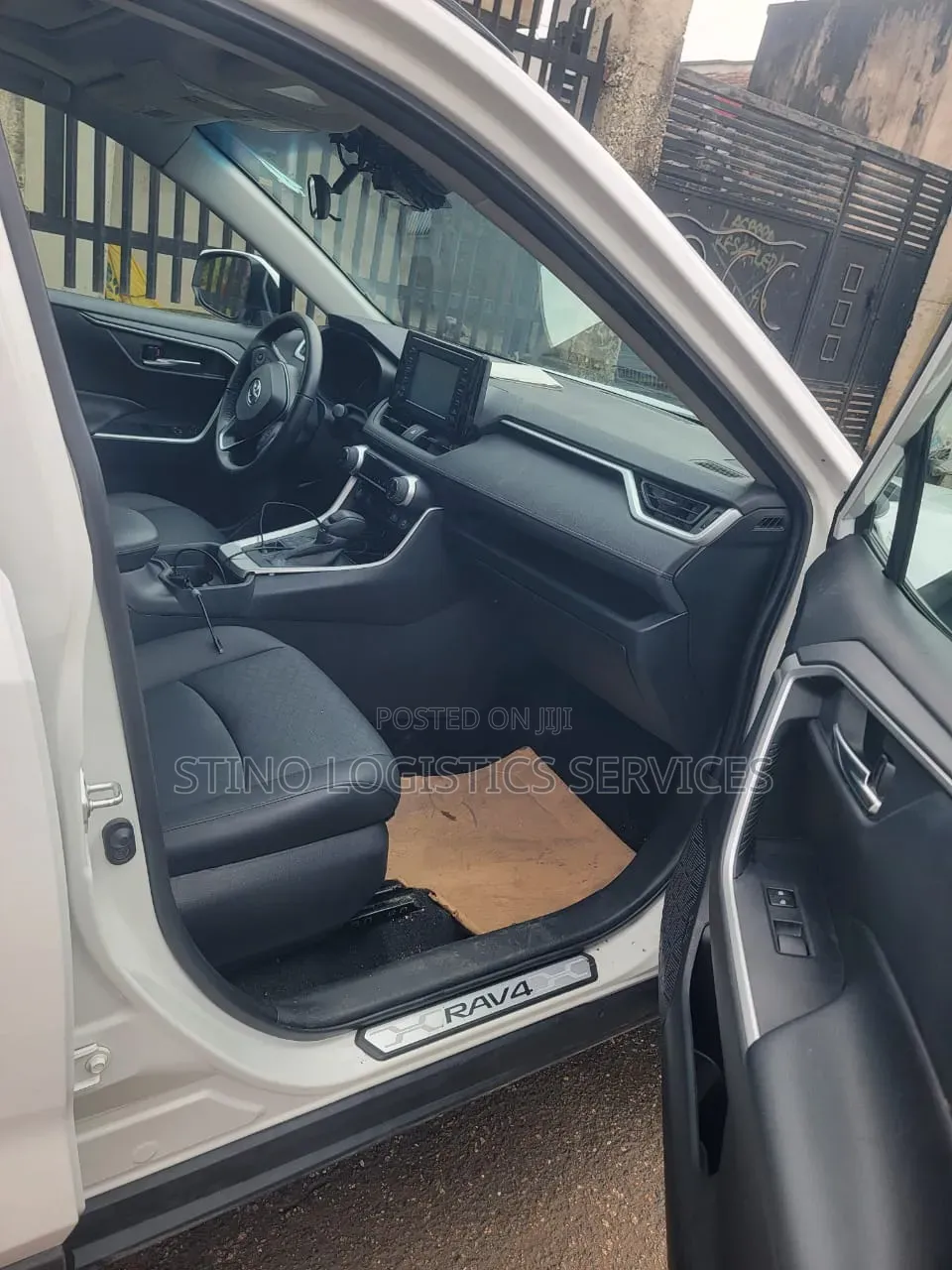 Toyota RAV4 2021 White