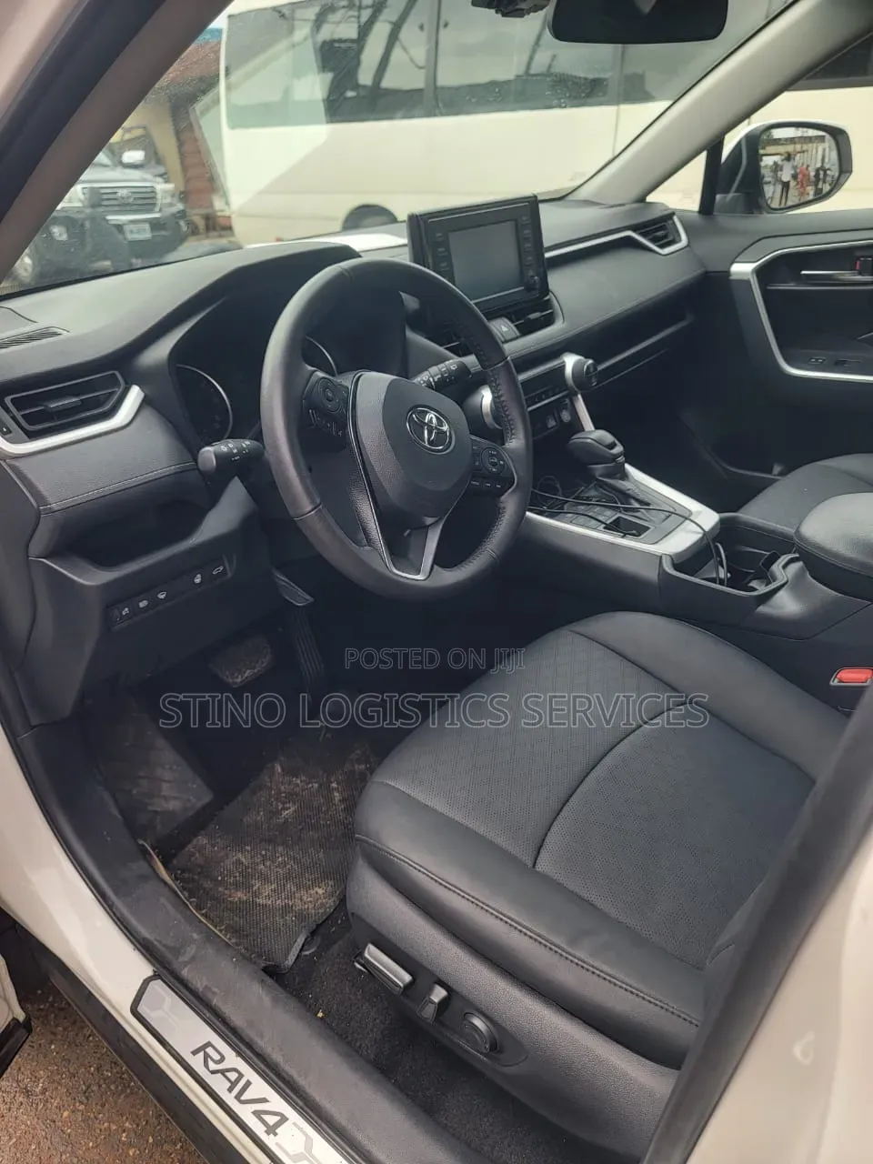 Toyota RAV4 2021 White