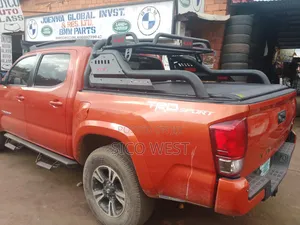 Booth Cover for 2018 Toyota Tacoma