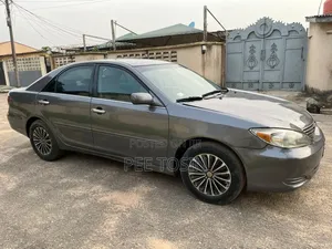 Toyota Camry 2005 Gray