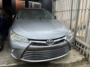 Toyota Camry LE 4dr Sedan (2.5L 4cyl 6A) 2016 Silver