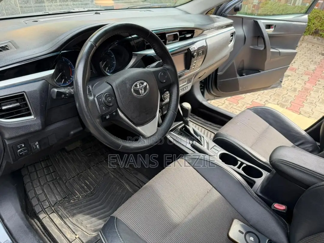 Toyota Corolla 2016 Blue
