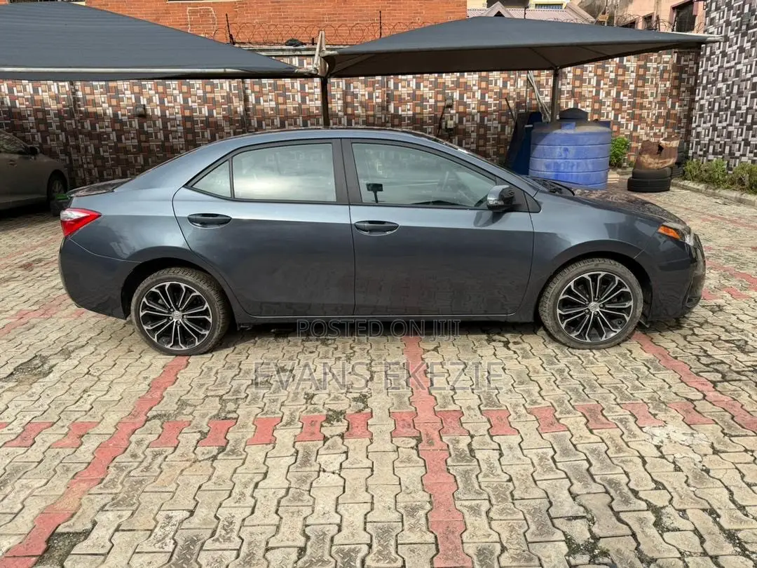 Toyota Corolla 2016 Blue