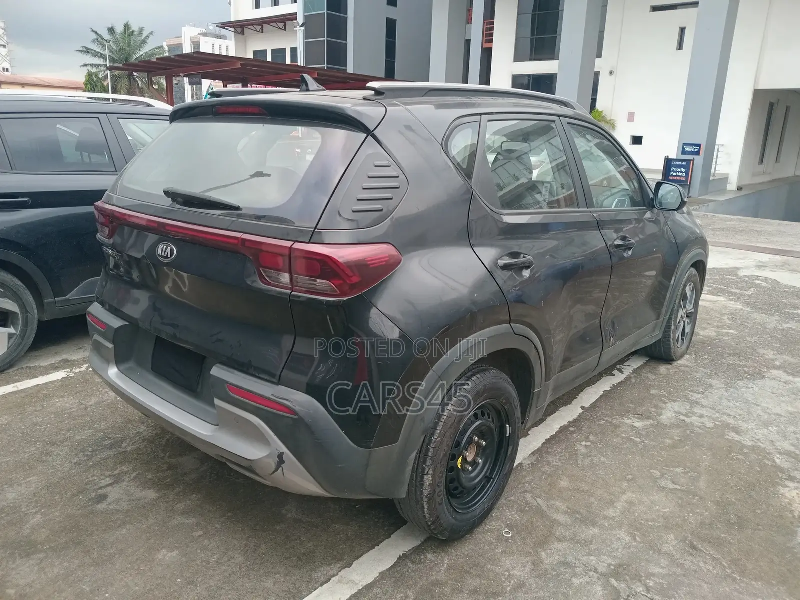 Kia Sonet 2021 Black