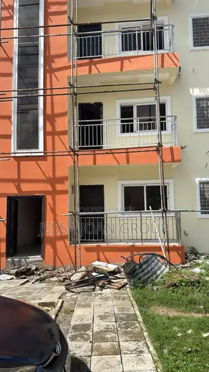 3bdrm Block of Flats in Utako for sale