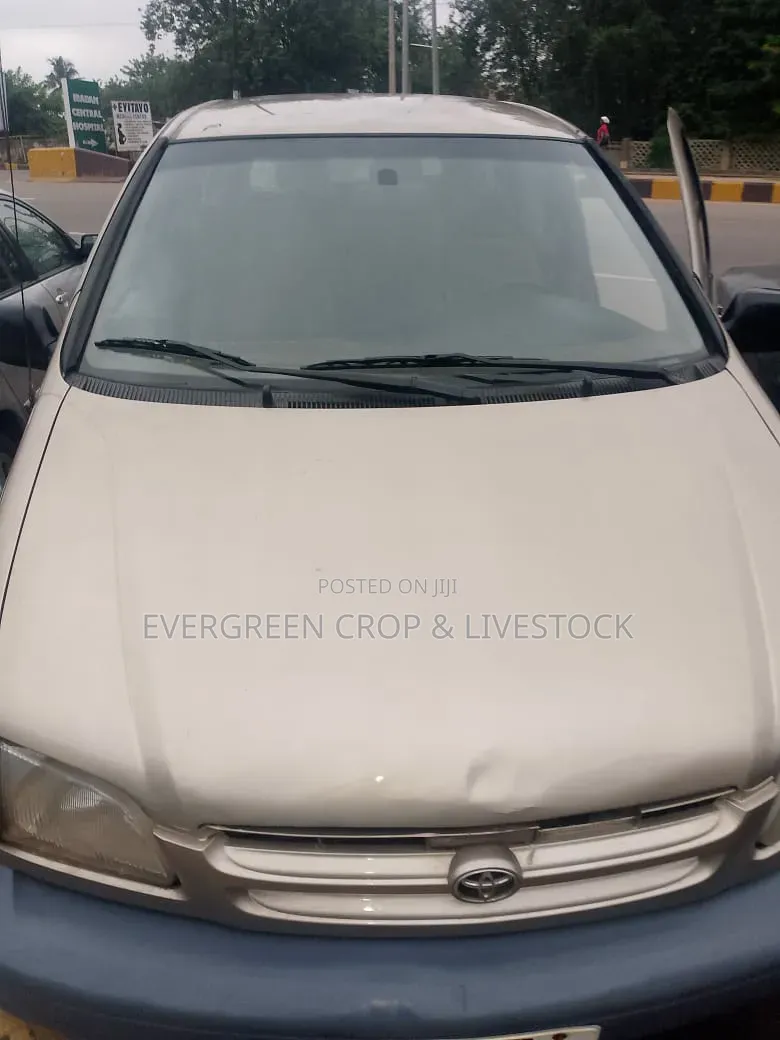 Toyota Sienna 2000 Silver