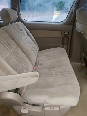 Toyota Sienna 2000 Silver