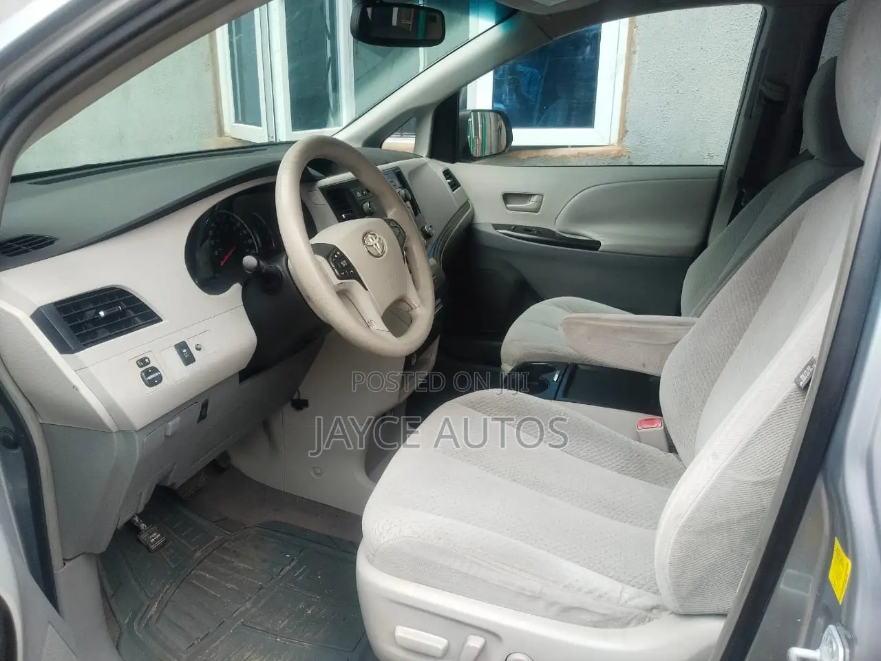 Toyota Sienna 2011 Gray