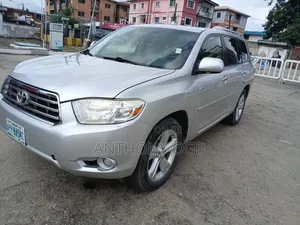 Toyota Highlander Limited 2011 Gray