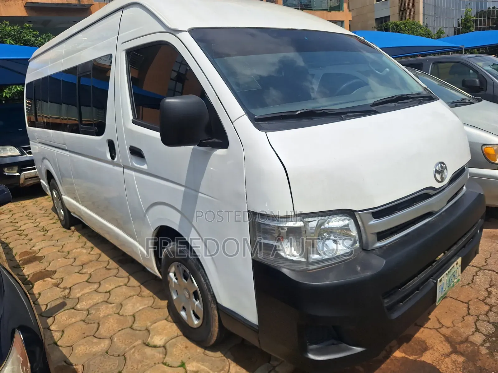 Toyota HiAce 2021 White