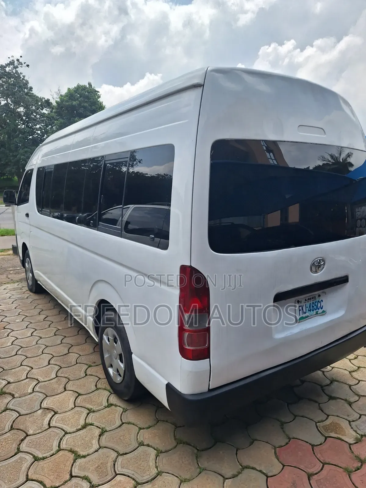 Toyota HiAce 2021 White