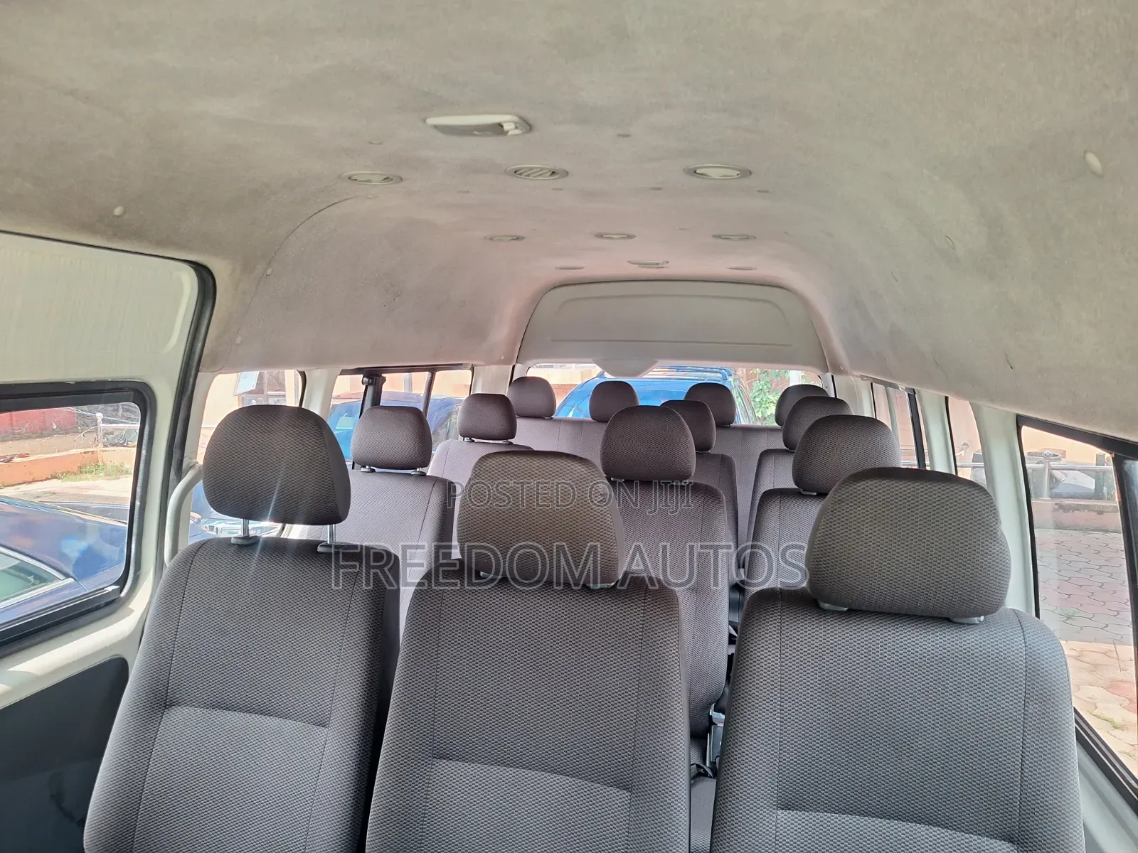Toyota HiAce 2021 White