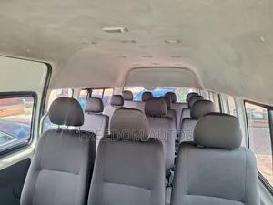 Toyota HiAce 2021 White