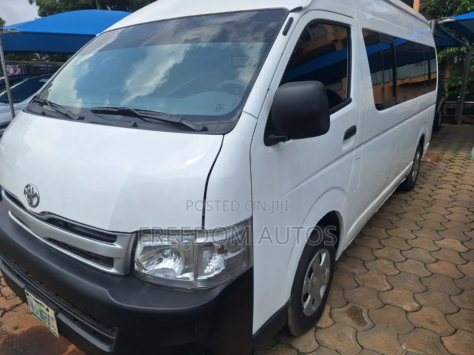 Toyota HiAce 2021 White