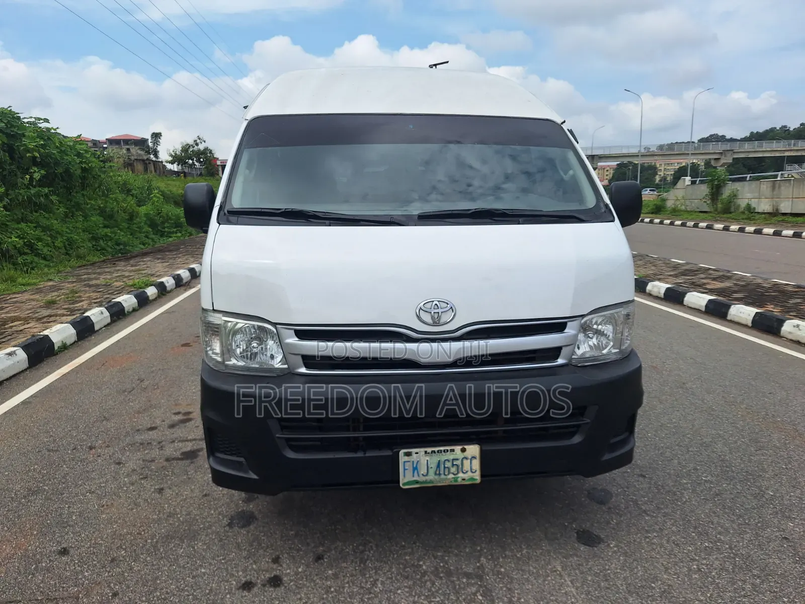 Toyota HiAce 2021 White