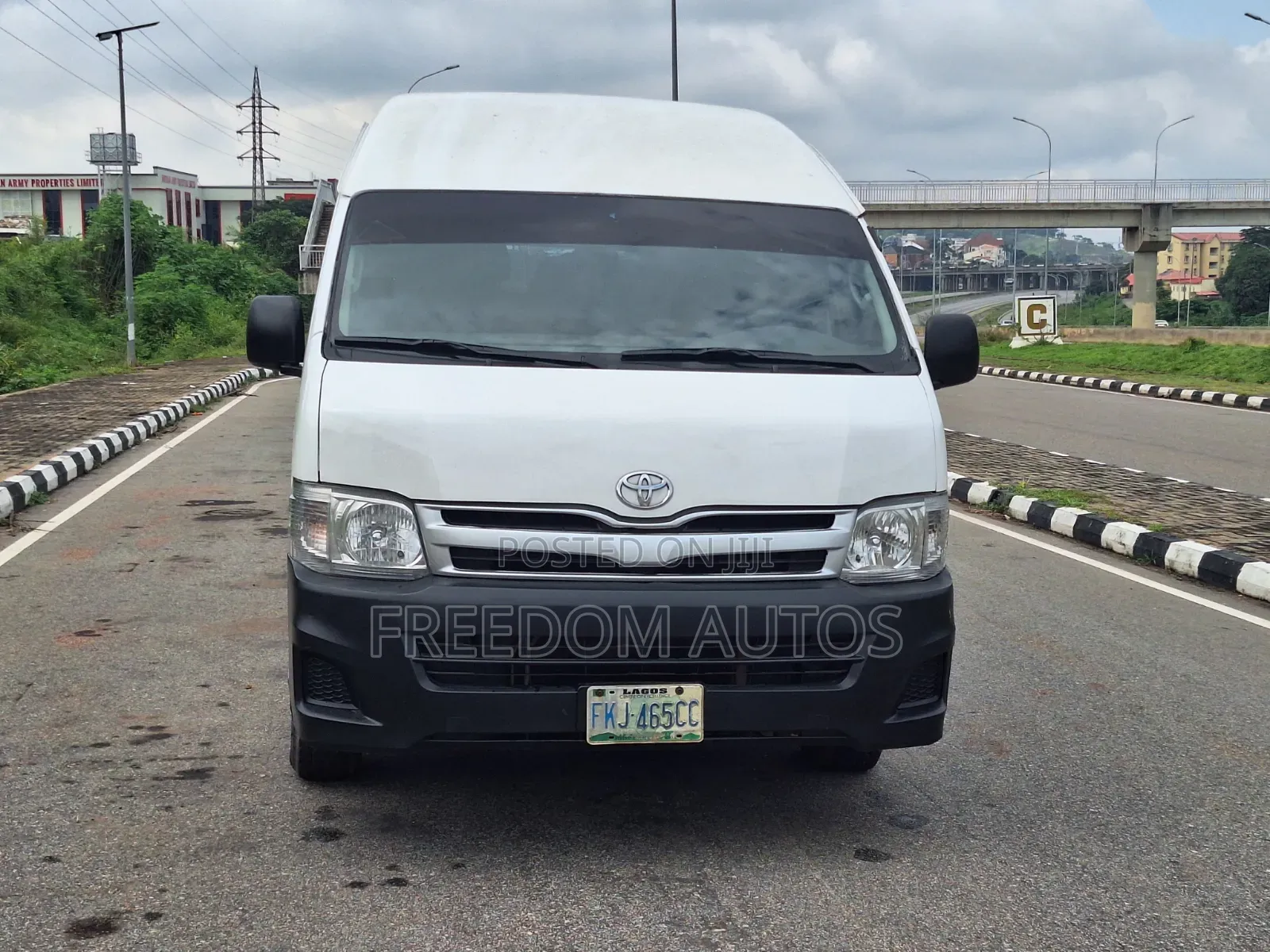 Toyota HiAce 2021 White