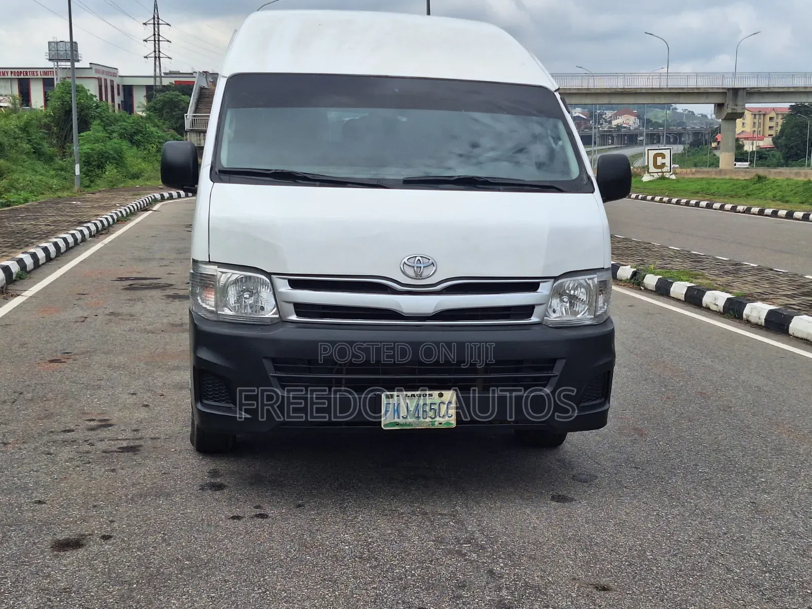 Toyota HiAce 2021 White