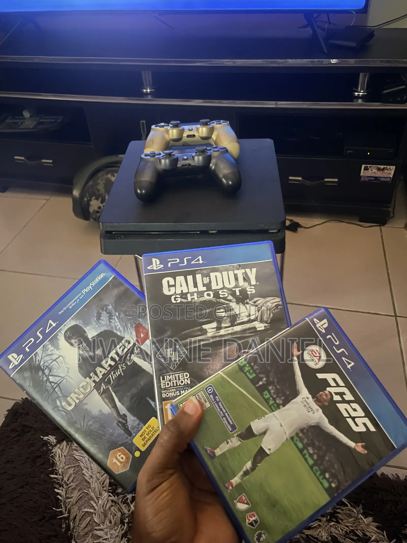 Ps4 Slim With 2 Working Follow Com Pad Hackable