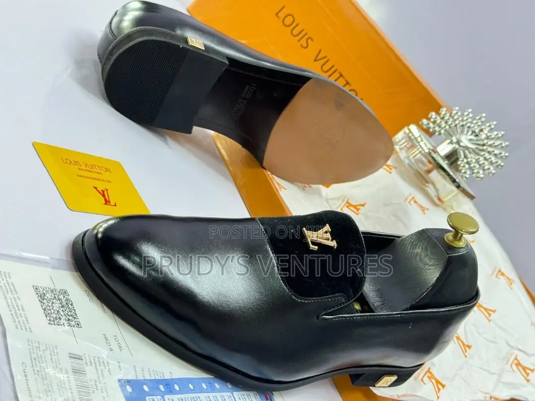 Versace Original Quality Leather Shoe Fully Boxed