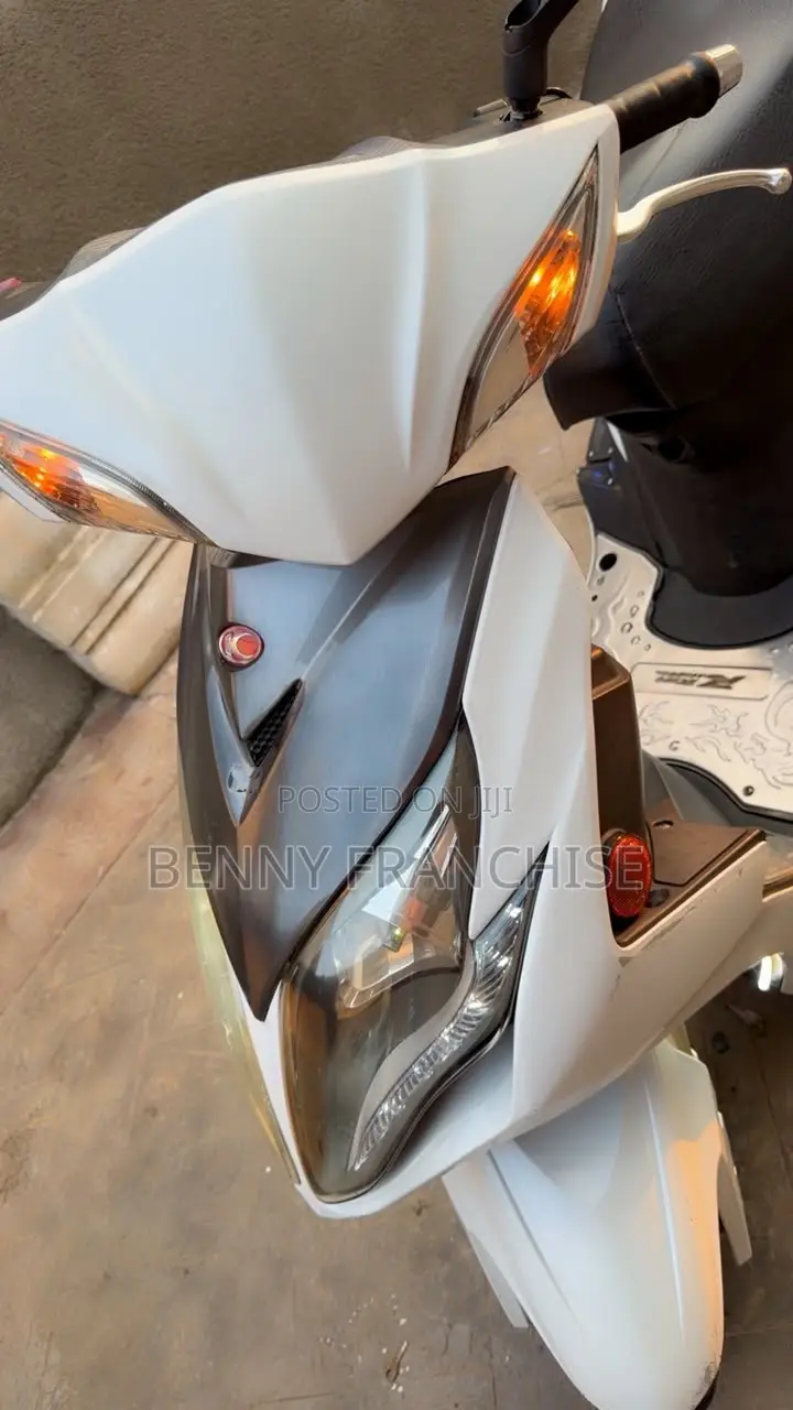 Kymco 2017 White
