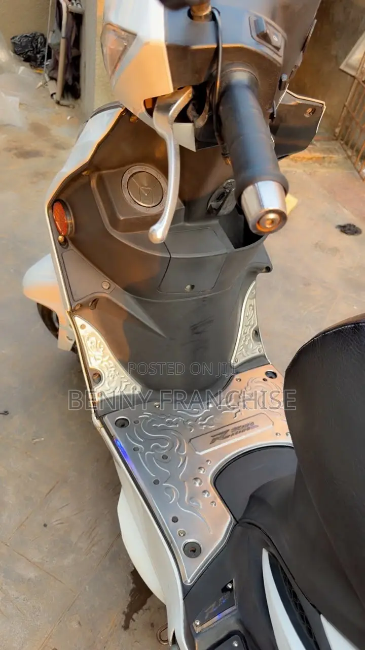 Kymco 2017 White