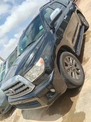 Toyota Sequoia Platinum 4dr SUV (5.7L 8cyl 6A) 2008 Green