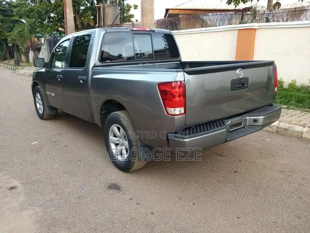 Nissan Titan 2015 Gray