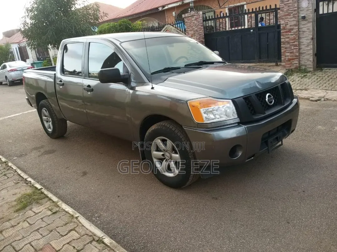 Nissan Titan 2015 Gray